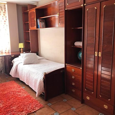 apartamento con amplia terraza cerca del hospital clínico San Giacomo di Compostella Esterno foto